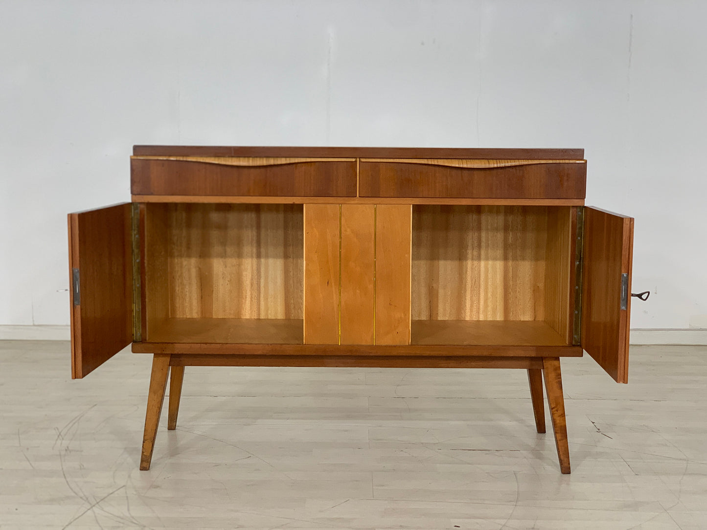 60er JAHRE KOMMODE SIDEBOARD SCHRANK FLURSCHRANK VINTAGE