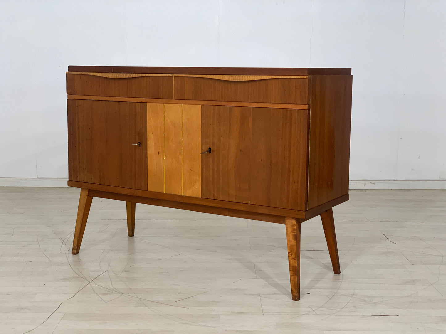 60er JAHRE KOMMODE SIDEBOARD SCHRANK FLURSCHRANK VINTAGE