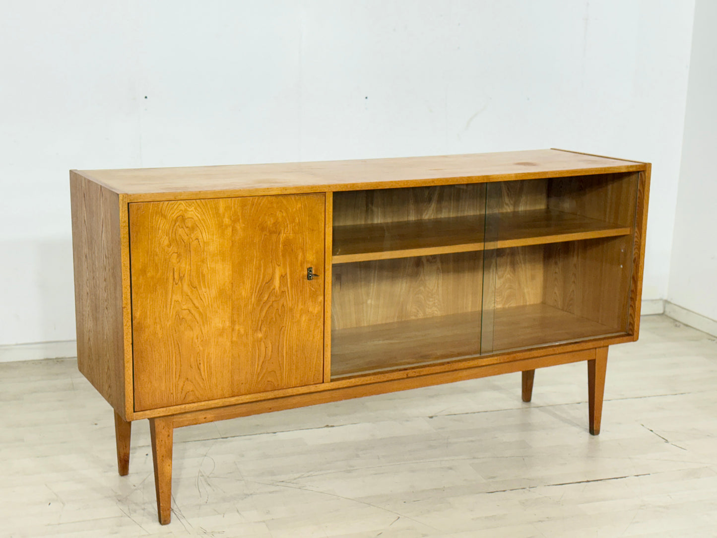 Sehr schönes Vintage Hellerau Sideboard / Anrichte / Kommode / Wohnzimmerschrank