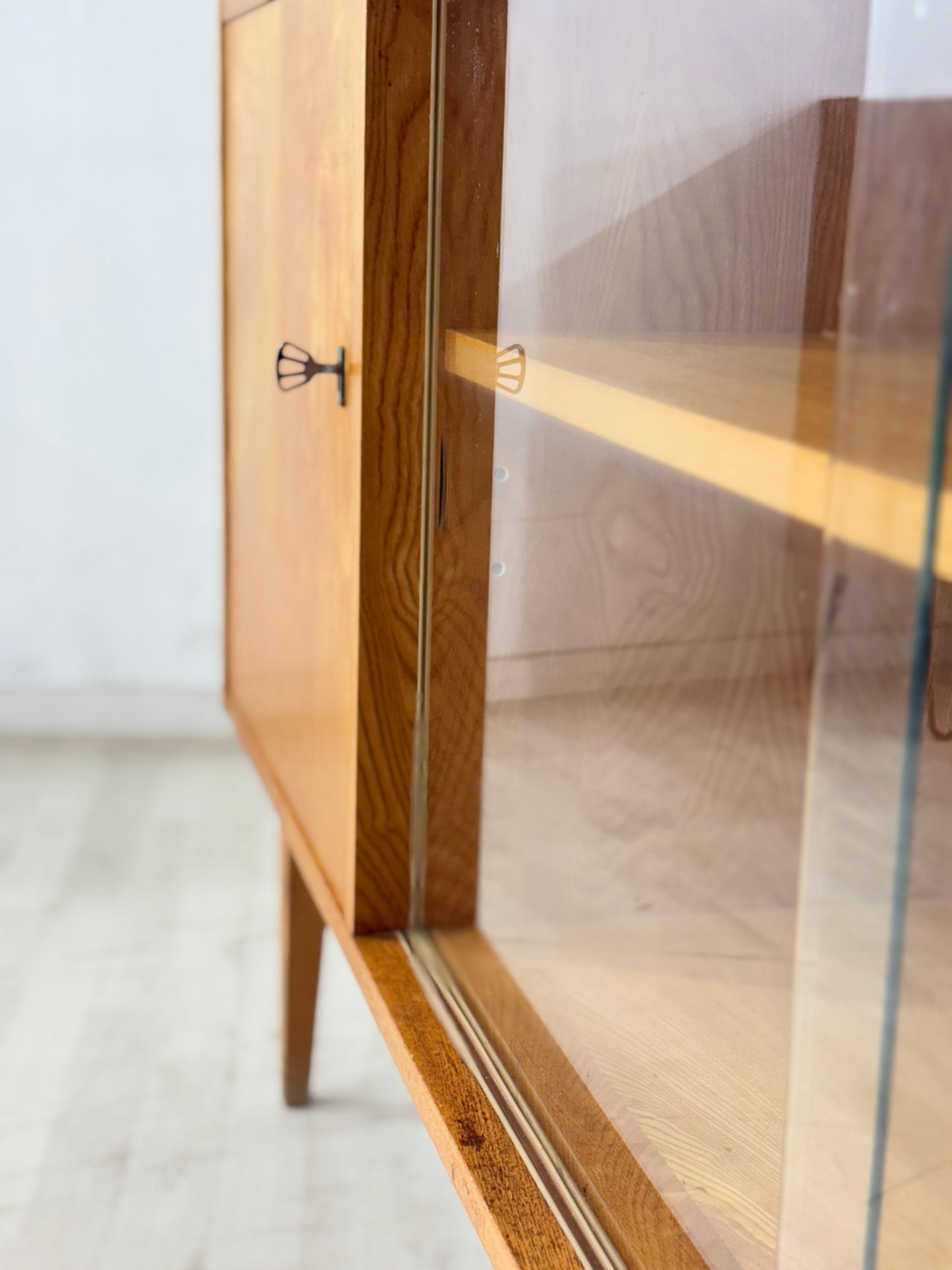 Sehr schönes Vintage Hellerau Sideboard / Anrichte / Kommode / Wohnzimmerschrank