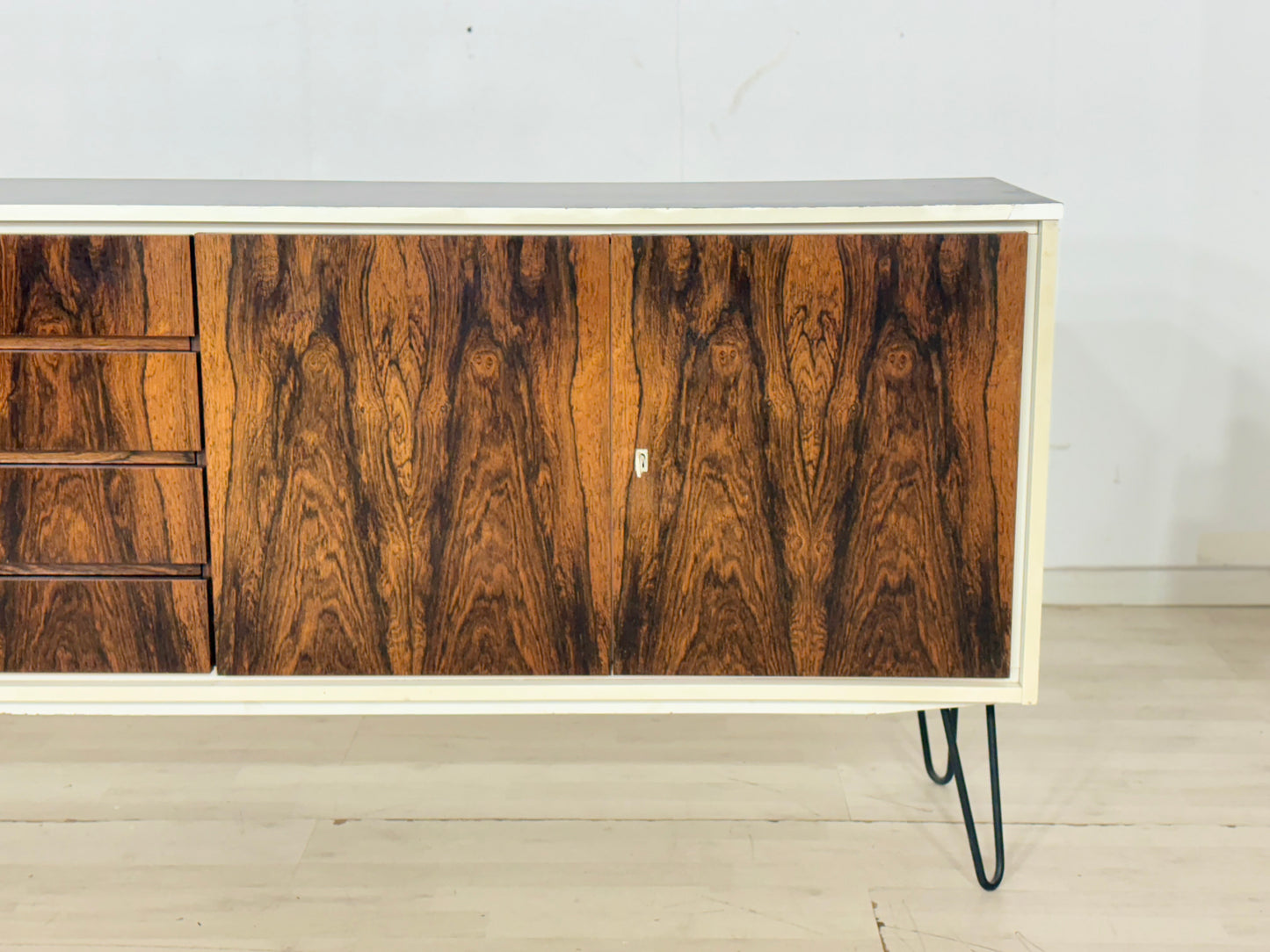 Vintage Palisander Sideboard – Mid Century Kommode – Restauriertes Longboard Unikat