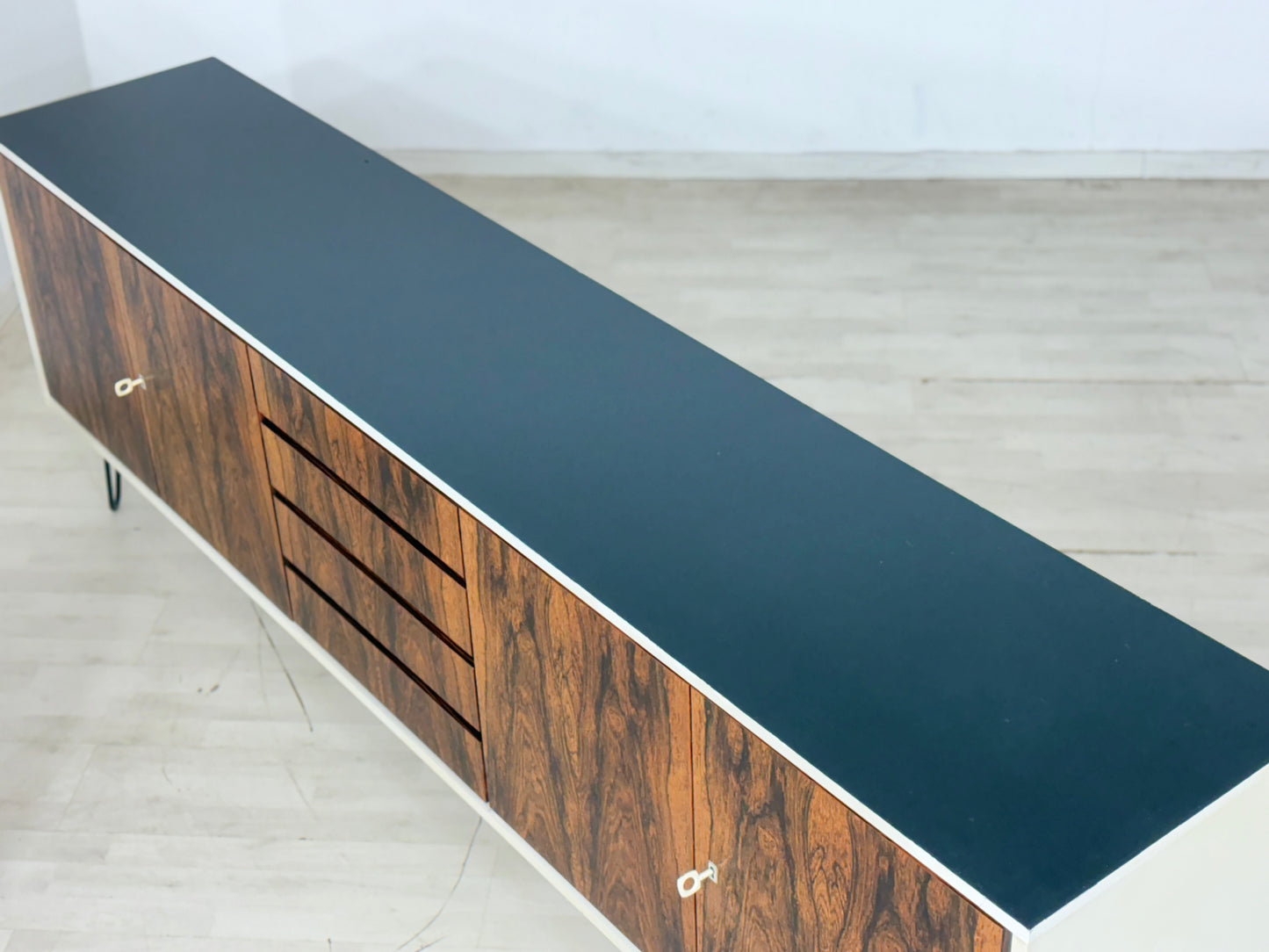 Vintage Palisander Sideboard – Mid Century Kommode – Restauriertes Longboard Unikat