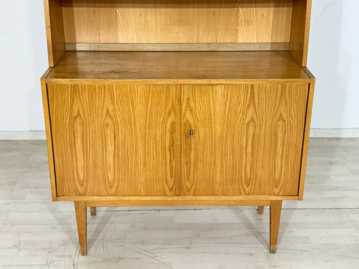 Vintage Hellerau Schrank / Mid Century Highboard / Kommode / Serie 602 Senesche