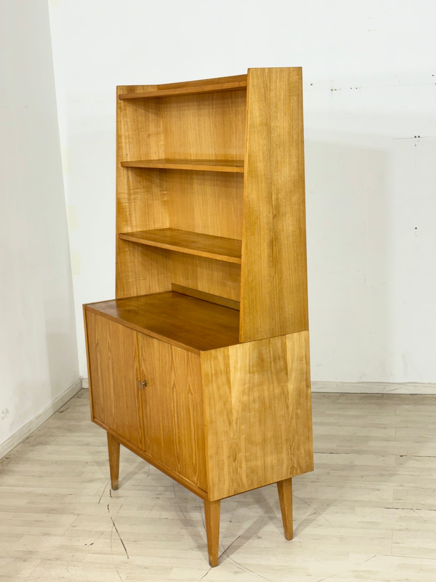Vintage Hellerau Schrank / Mid Century Highboard / Kommode / Serie 602 Senesche