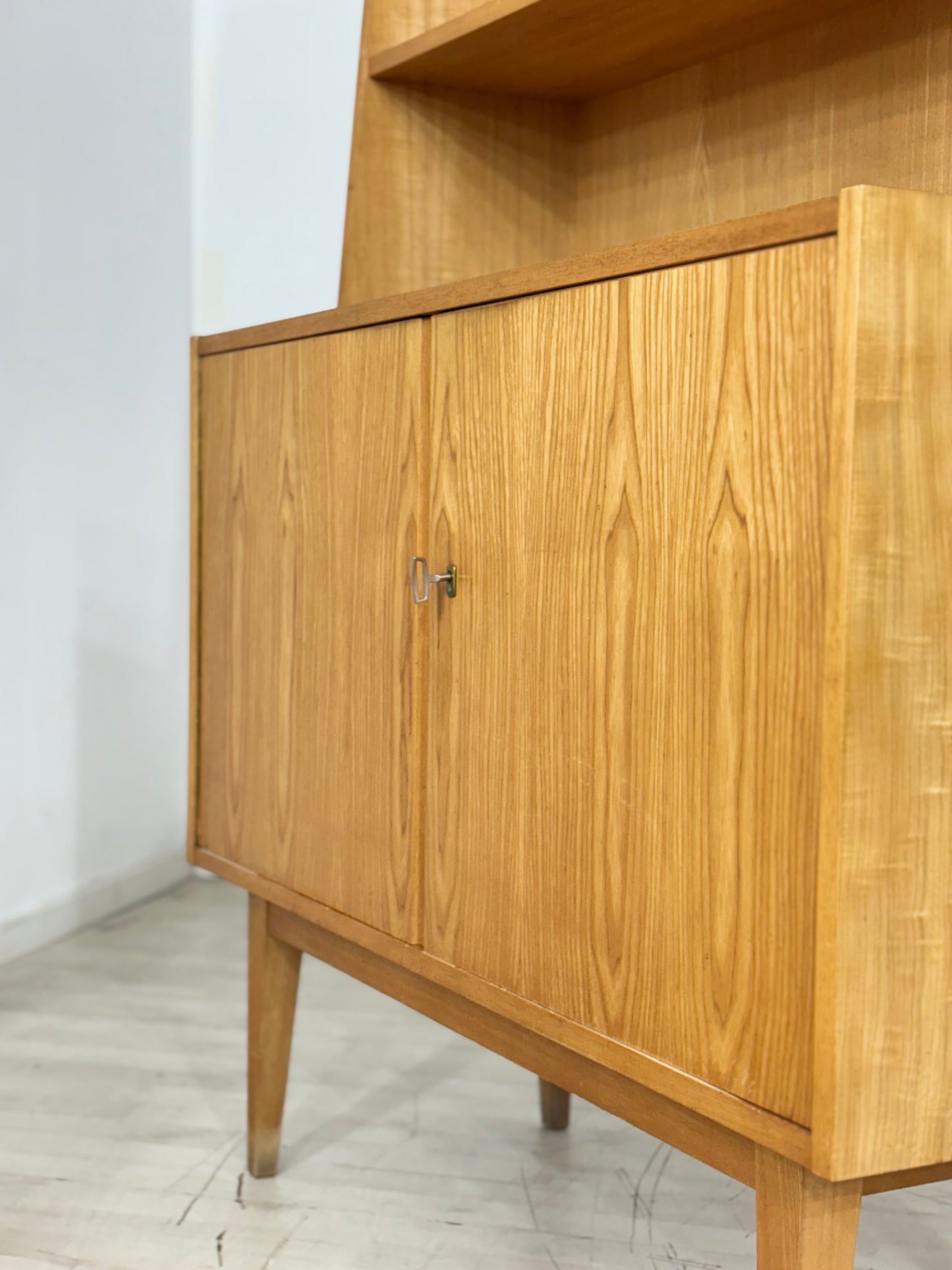 Vintage Hellerau Schrank / Mid Century Highboard / Kommode / Serie 602 Senesche