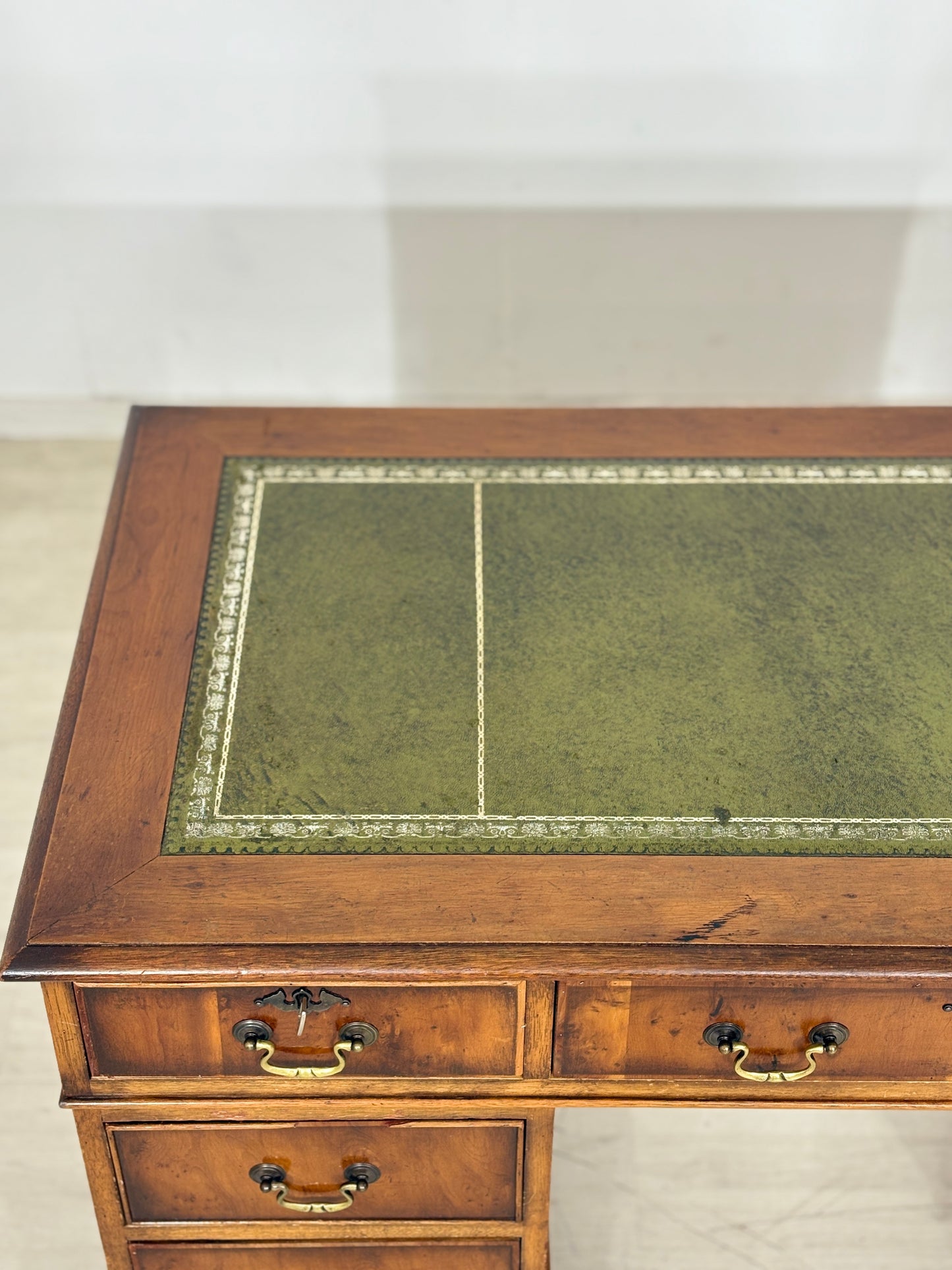 Vintage Empire Schreibtisch / Englisch Mahagoni Tisch / Bürotisch / Arbeitstisch