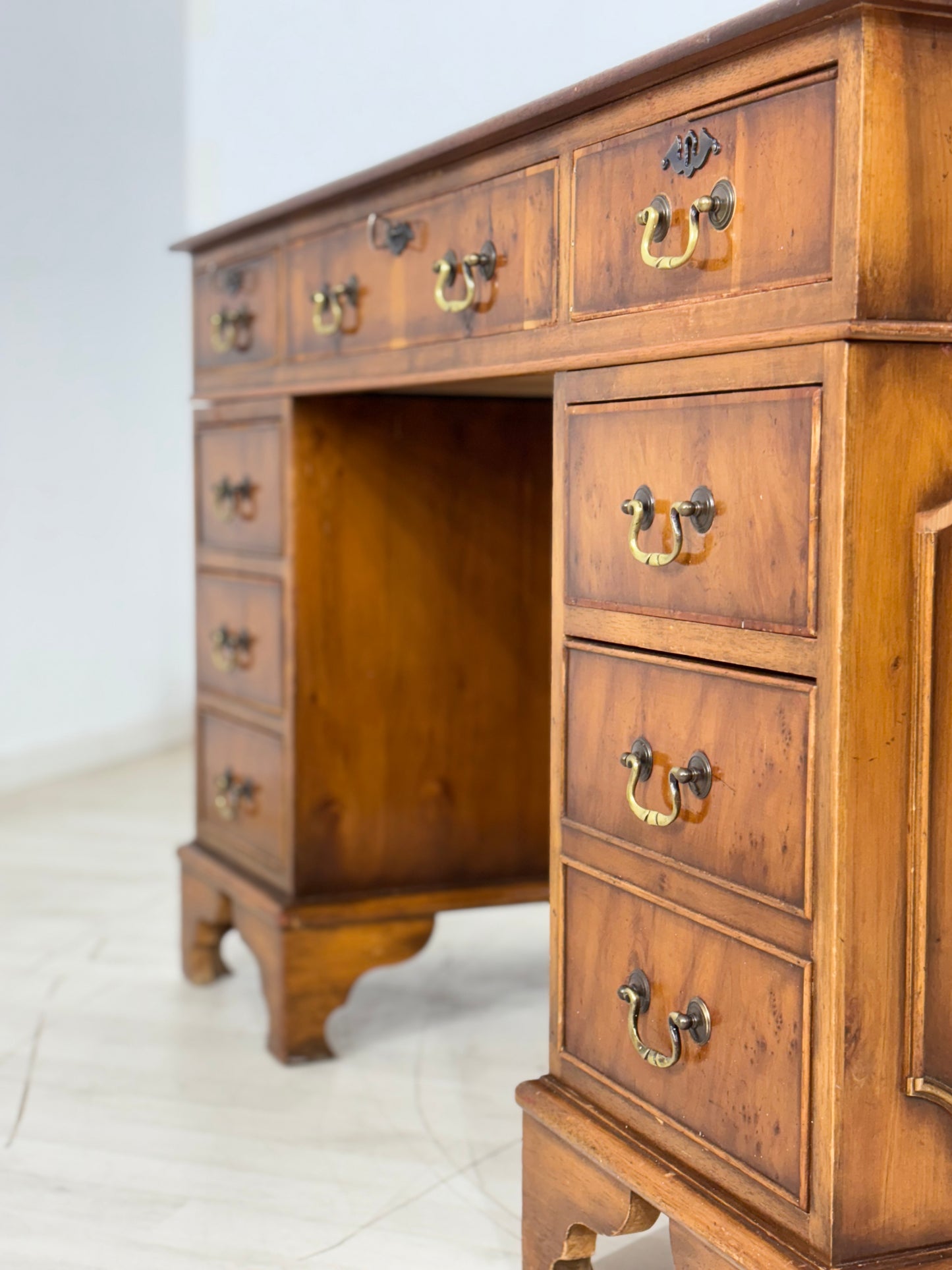 Vintage Empire Schreibtisch / Englisch Mahagoni Tisch / Bürotisch / Arbeitstisch