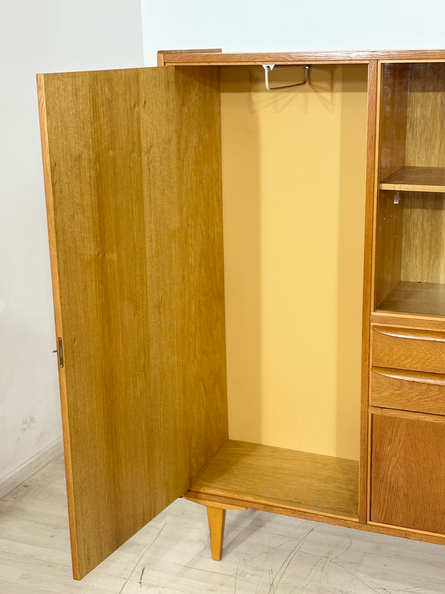 Vintage Wohnzimmerschrank / Highboard / Schrank / Eiche / Mid Century Design