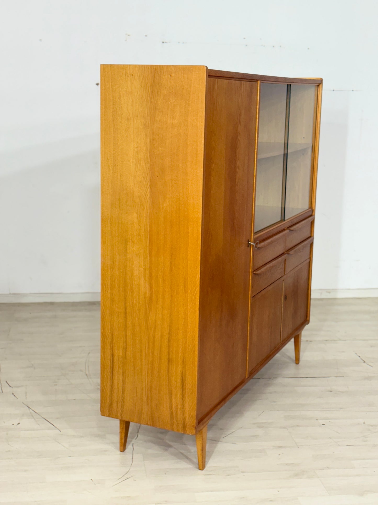 Vintage Wohnzimmerschrank / Highboard / Schrank / Eiche / Mid Century Design