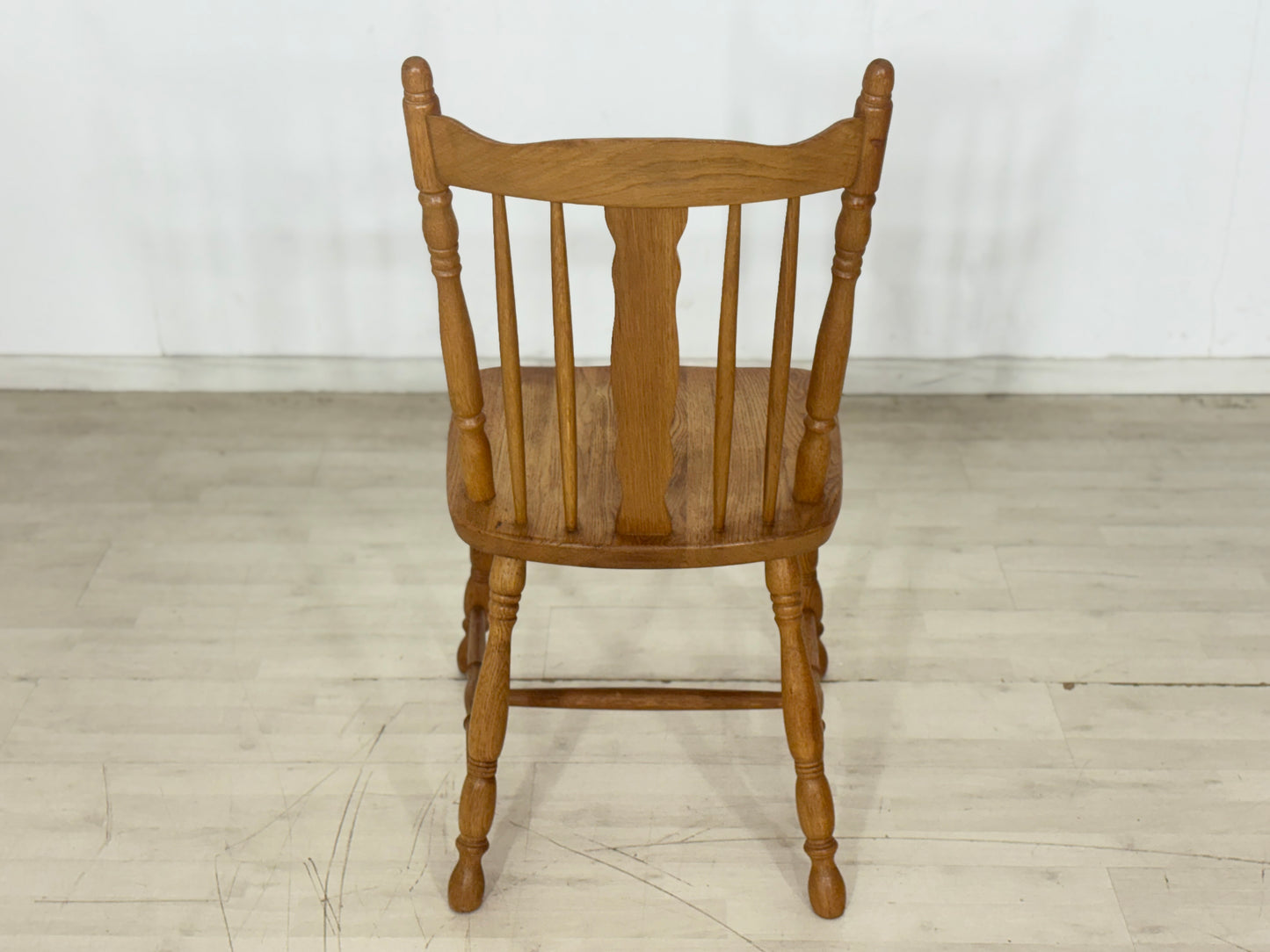Sehr schöner Stuhl / Landhaus Esszimmerstuhl / Holz Küchenstuhl / Flurstuhl VINTAGE