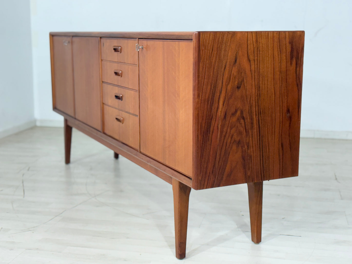 Sehr schönes Albin Johansson & Sons Sideboard / Teak Anrichte / Wohnzimmerschrank / Vintage Kommode