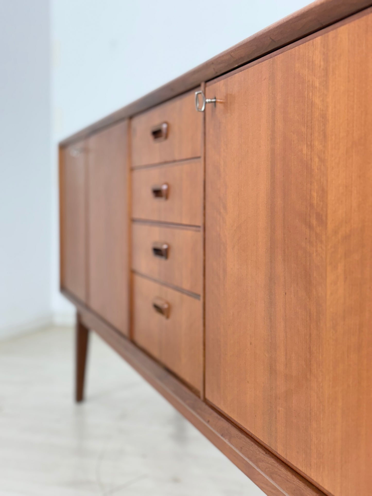 Sehr schönes Albin Johansson & Sons Sideboard / Teak Anrichte / Wohnzimmerschrank / Vintage Kommode