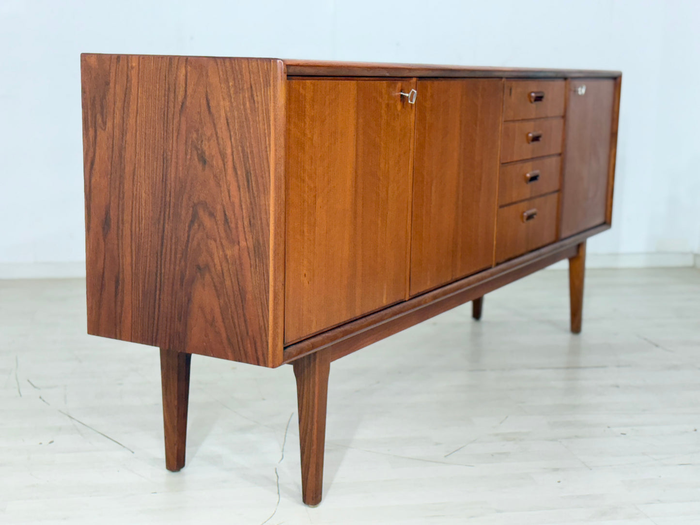 Sehr schönes Albin Johansson & Sons Sideboard / Teak Anrichte / Wohnzimmerschrank / Vintage Kommode