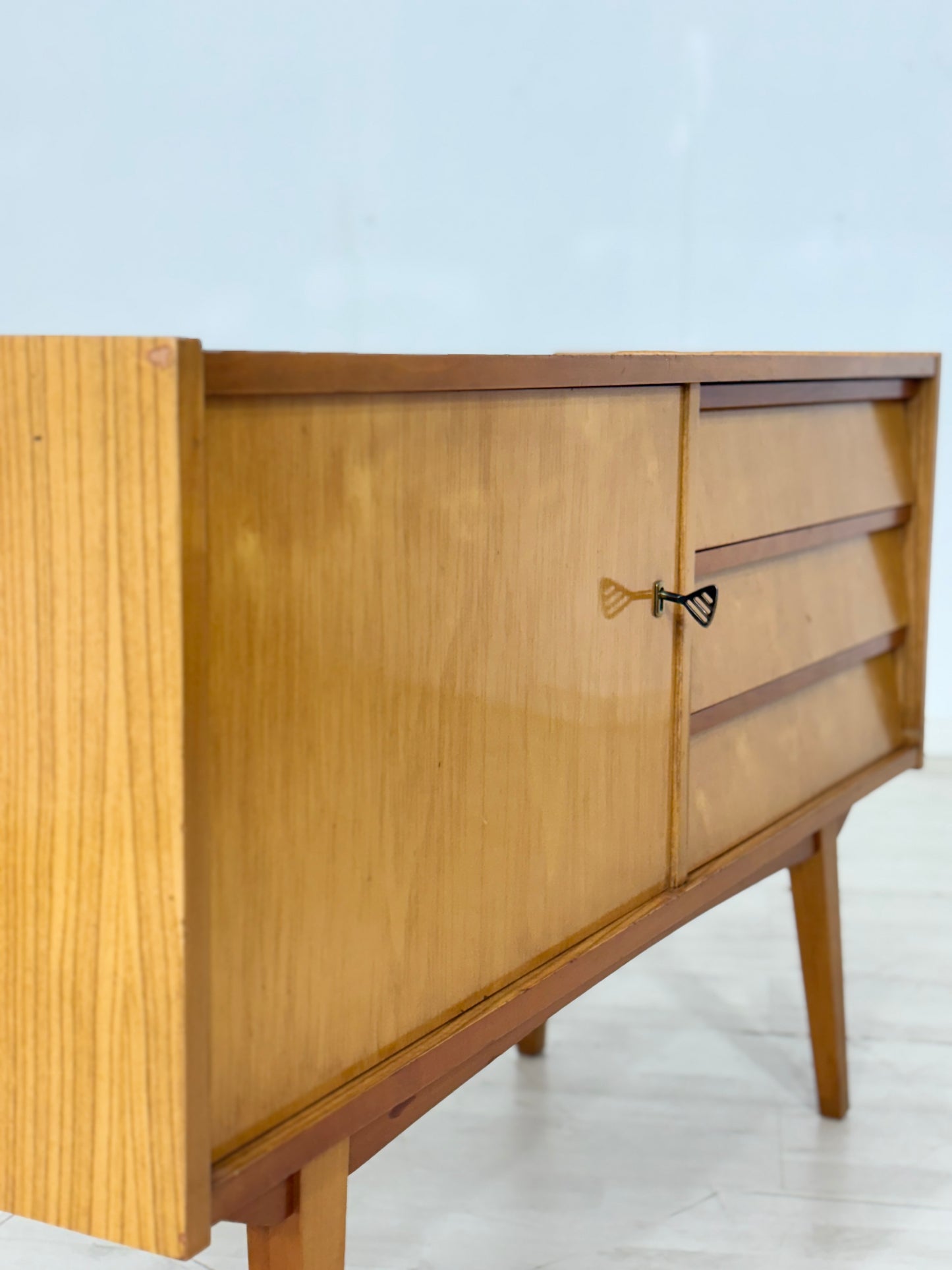 Vintage Sideboard / Kommode / Mid-Century Schrank – 60er Jahre