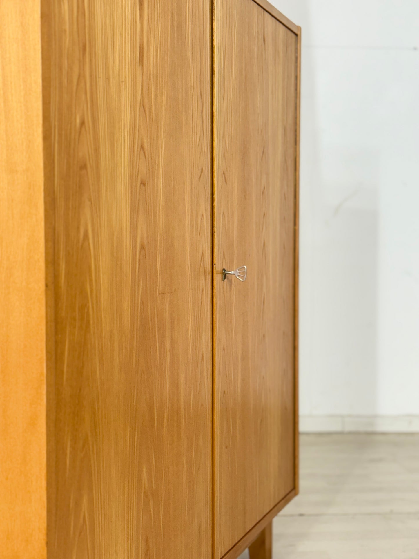 Vintage Hellerau Highboard / Regal / Schrank – 60er Jahre