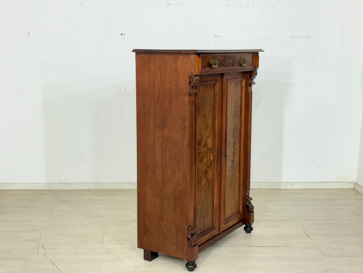 Sehr schönes Antikes Gründerzeit Vertiko Kommode um 1900 – Edles Nussbaumfurnier & Messingbeschläge