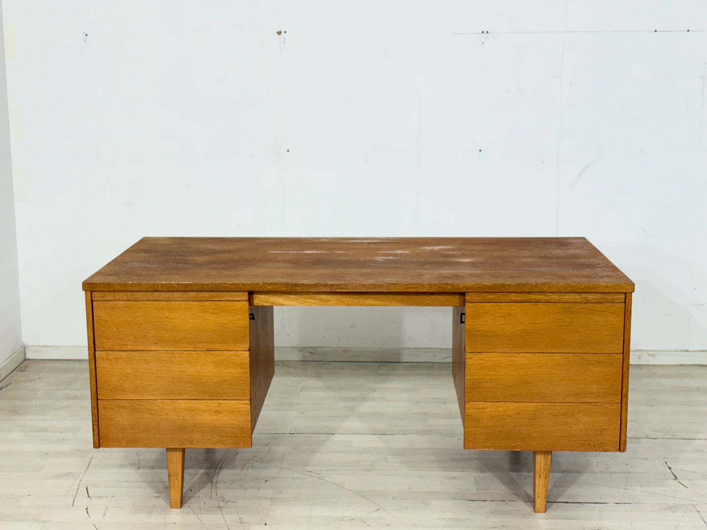 Schöner Vintage-Klassiker: Freistehender Ikea Schreibtisch in Eiche 60er Jahre
