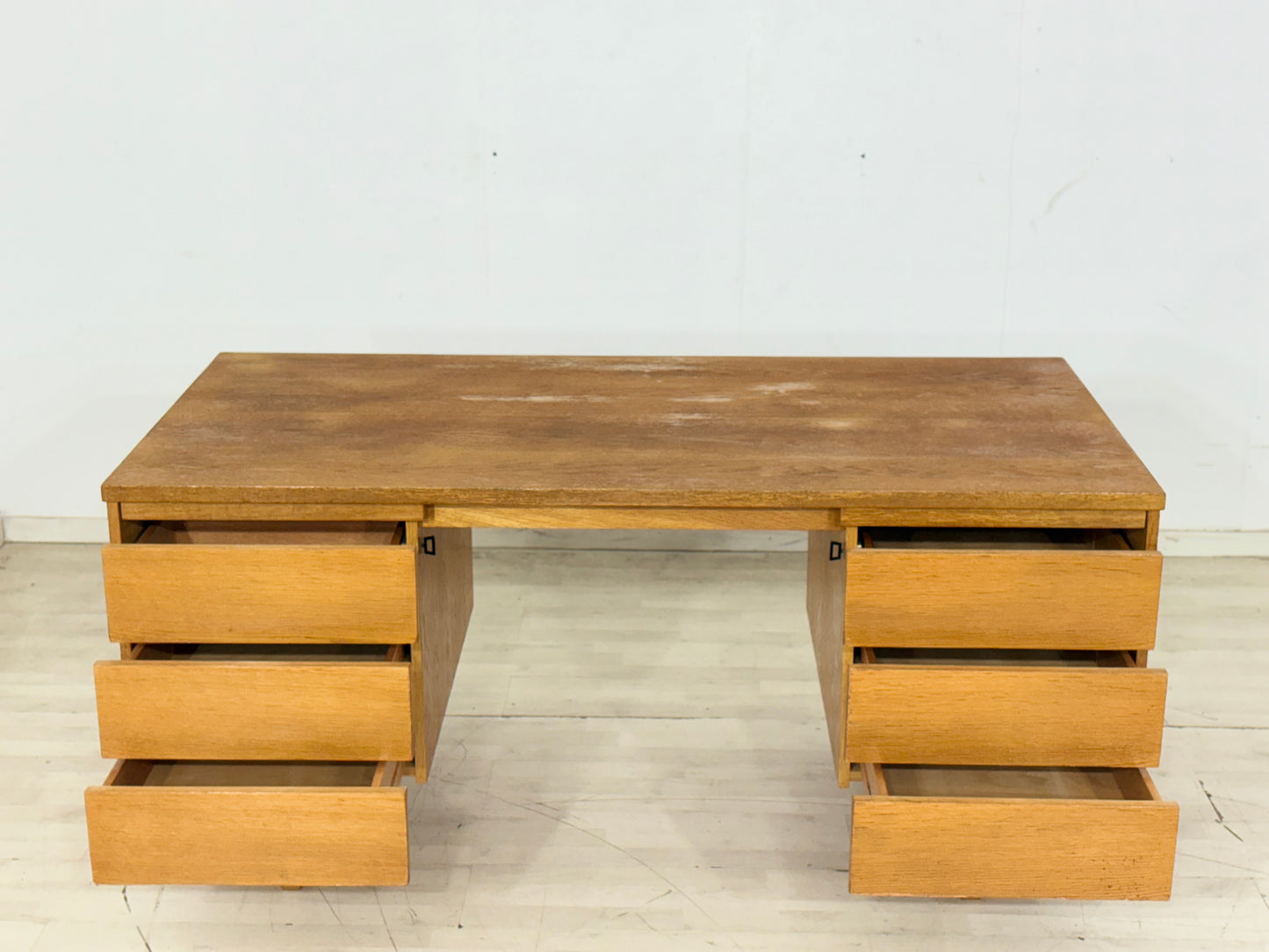 Schöner Vintage-Klassiker: Freistehender Ikea Schreibtisch in Eiche 60er Jahre
