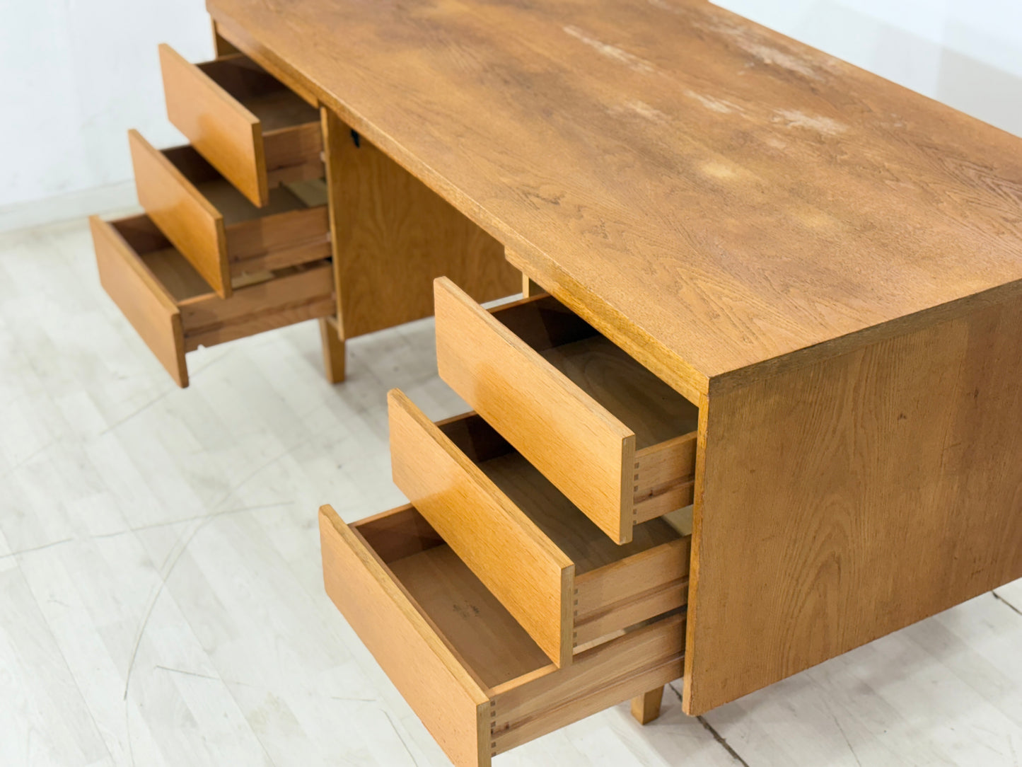 Schöner Vintage-Klassiker: Freistehender Ikea Schreibtisch in Eiche 60er Jahre