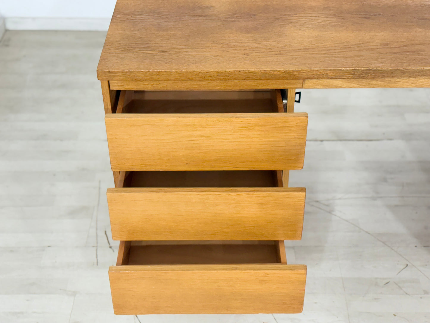 Schöner Vintage-Klassiker: Freistehender Ikea Schreibtisch in Eiche 60er Jahre