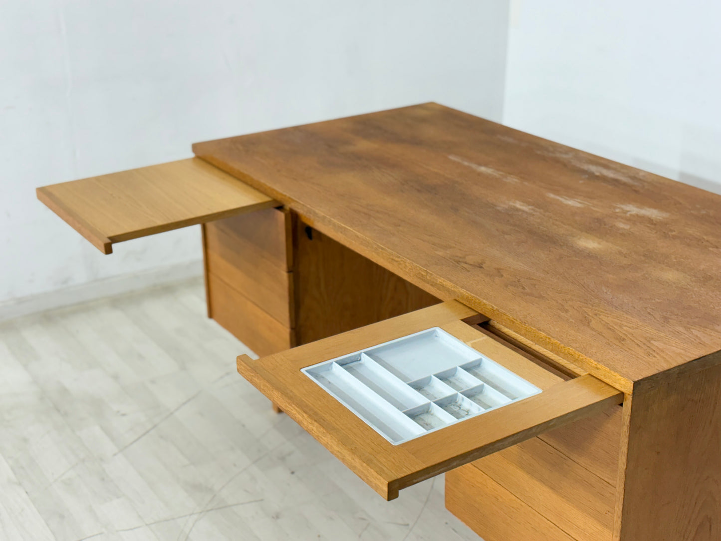 Schöner Vintage-Klassiker: Freistehender Ikea Schreibtisch in Eiche 60er Jahre