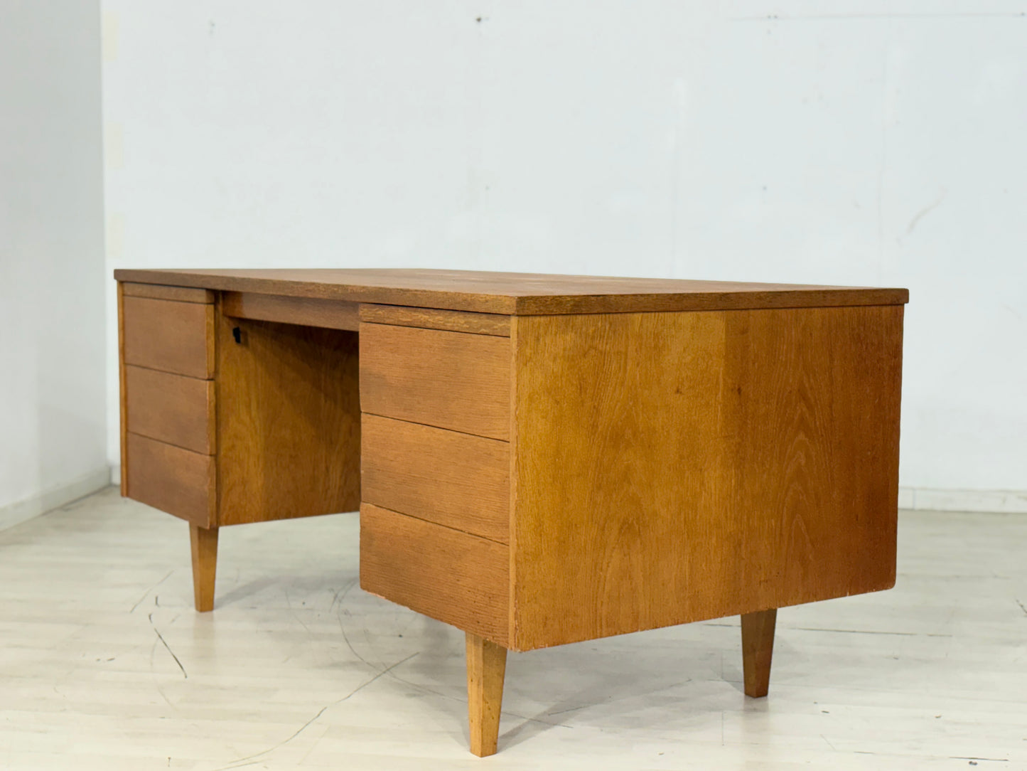Schöner Vintage-Klassiker: Freistehender Ikea Schreibtisch in Eiche 60er Jahre