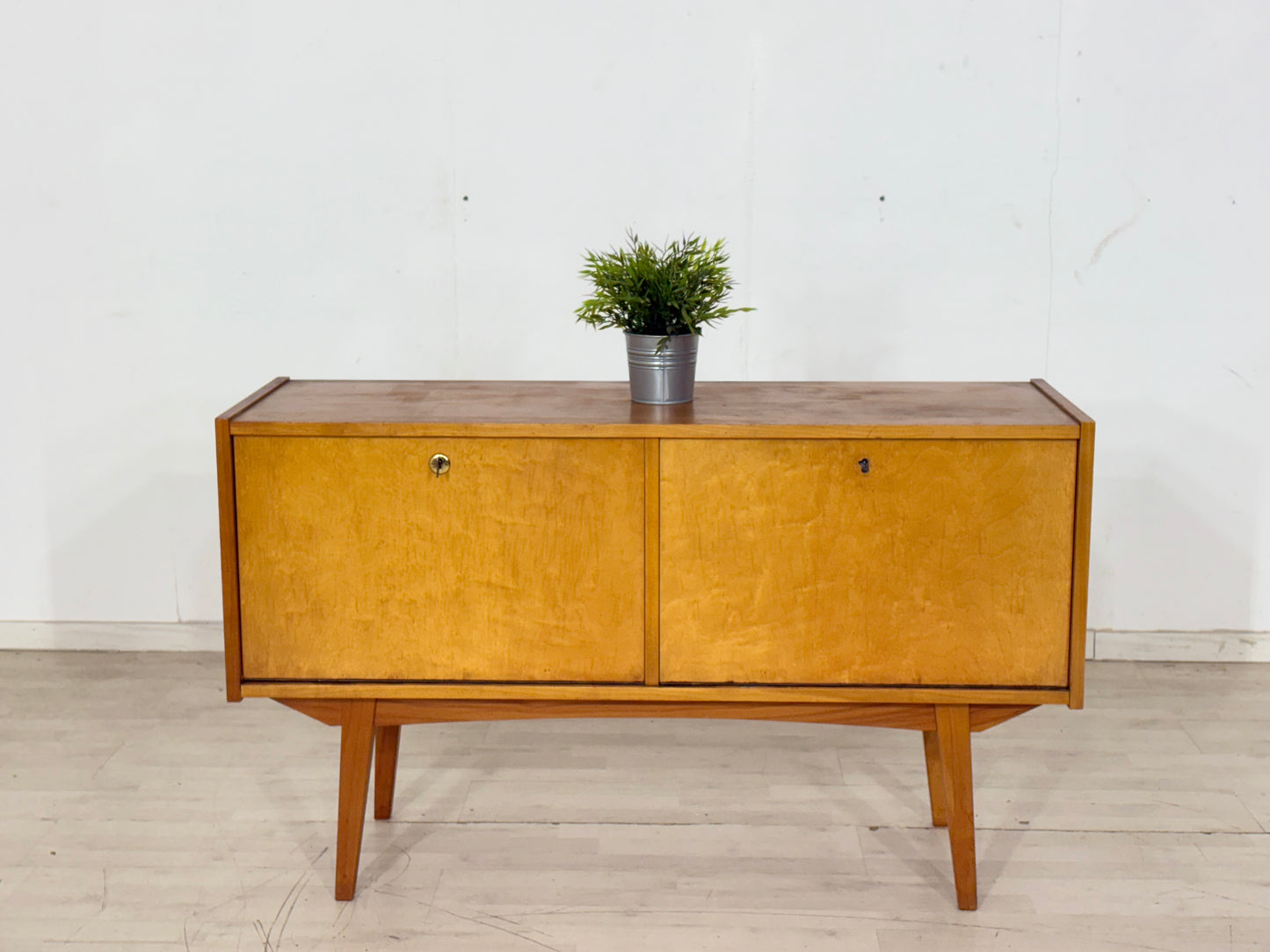 Mid-Century Kommode / Sideboard / Vintage Barschrank – 60er Jahre