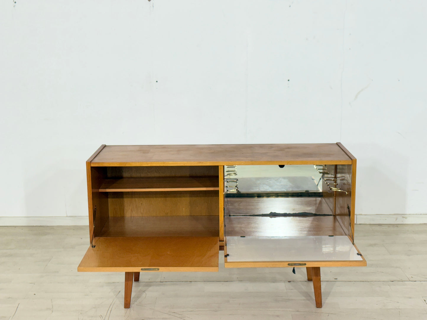 Mid-Century Kommode / Sideboard / Vintage Barschrank – 60er Jahre