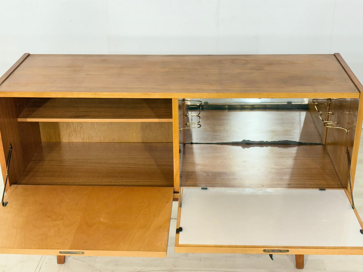 Mid-Century Kommode / Sideboard / Vintage Barschrank – 60er Jahre