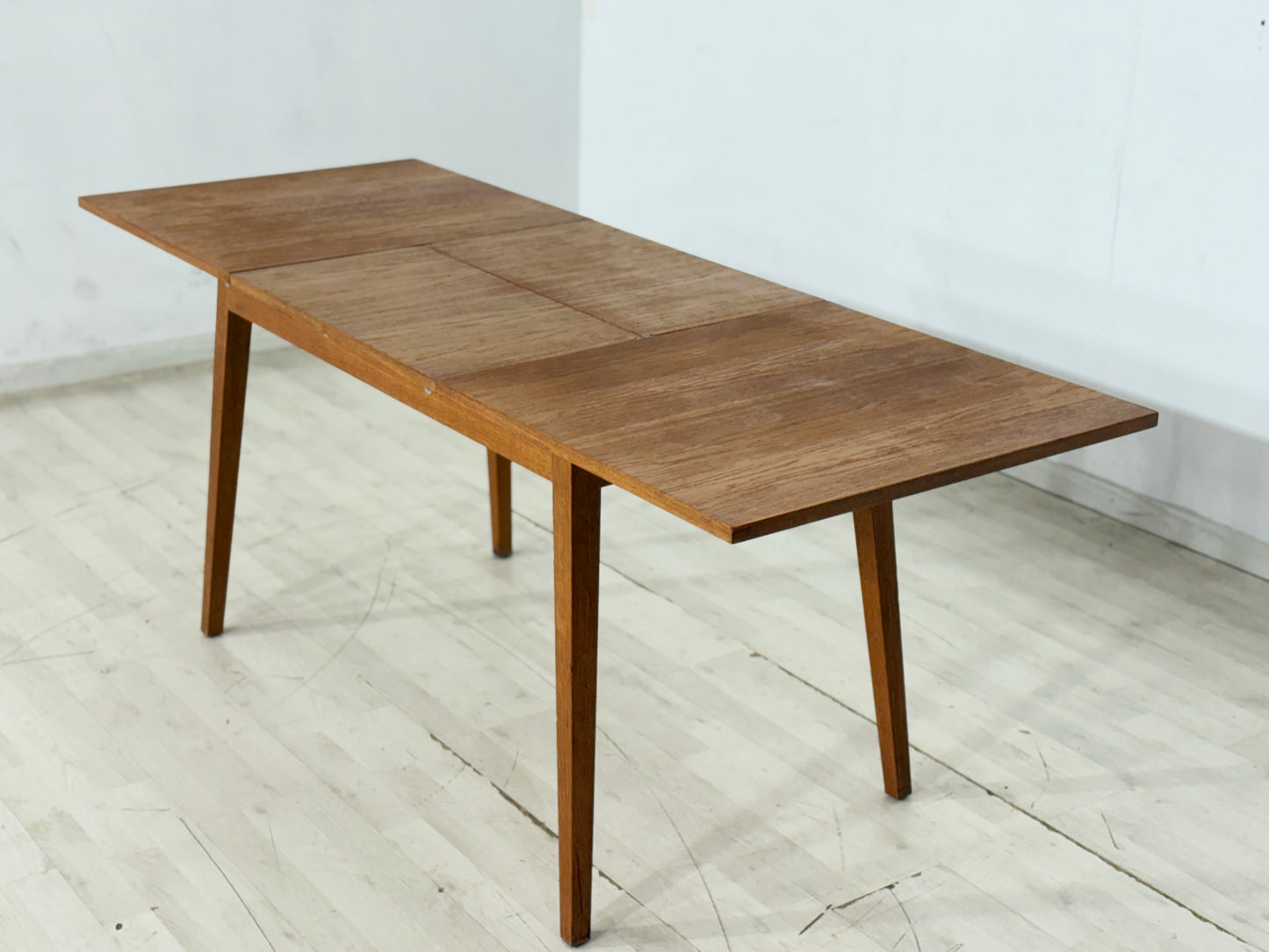 Skandinavischer Vintage Küchentisch Esstisch Eiche – Ausziehbar – Platte frisch restauriert