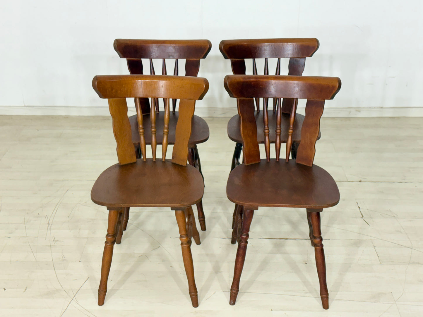 4er Set Vintage Holzstühle – Landhausstil Esszimmerstühle / Stühle