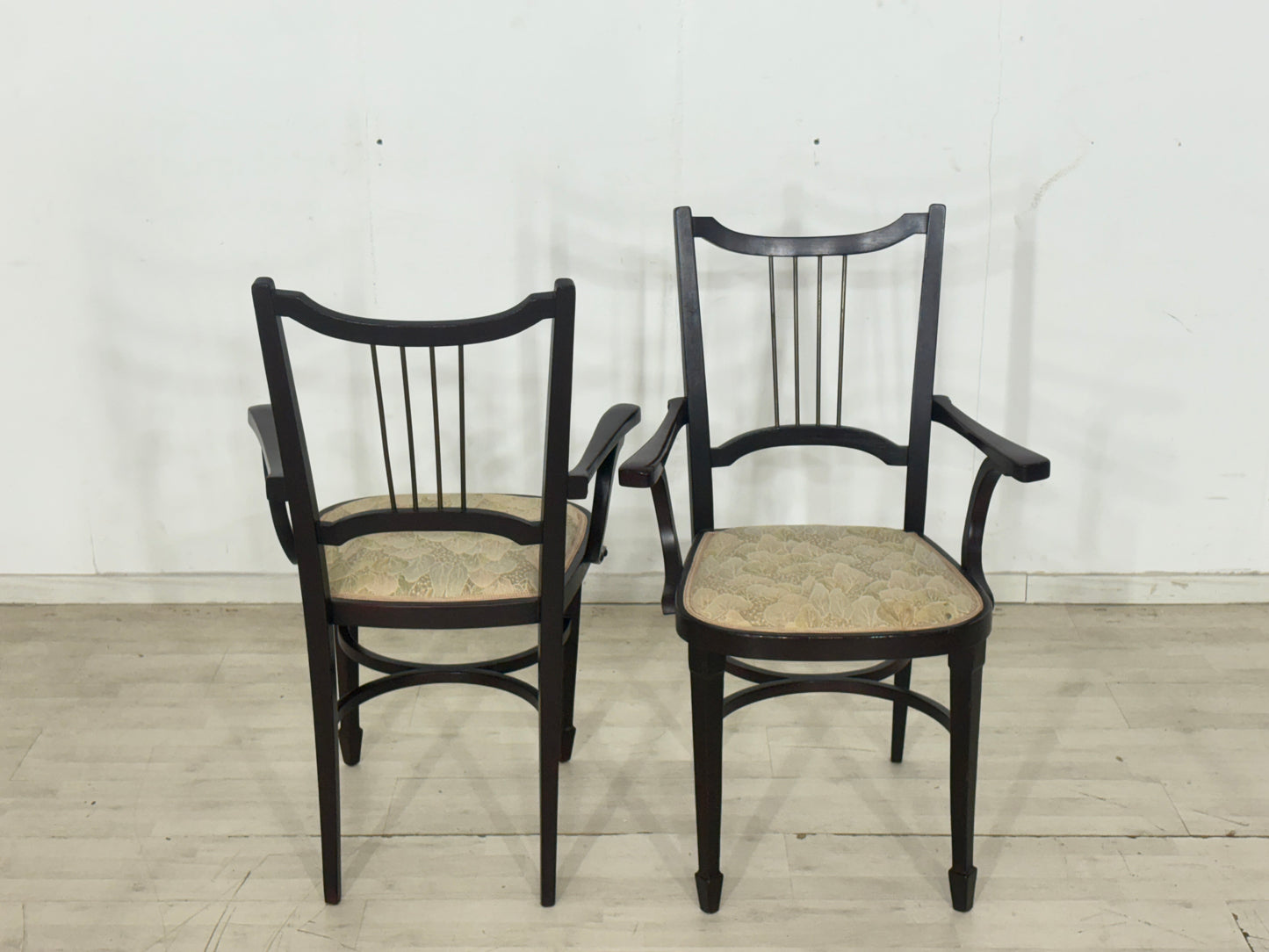 4 Original Thonet Stühle um 1900 – Jugendstil / Wiener Esszimmerstühle mit Messing-Rückenlehne