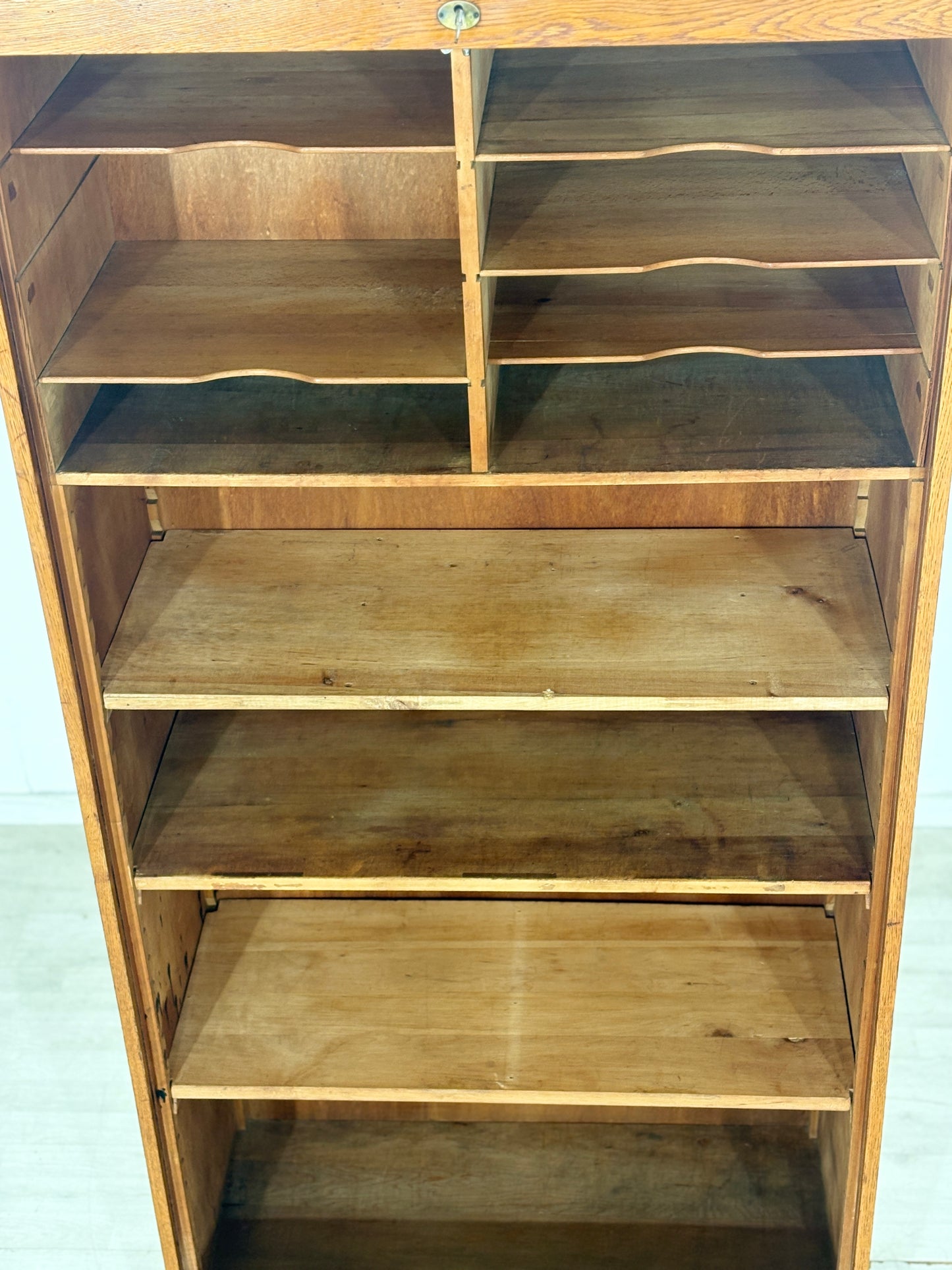 Großer 60er Jahre Rolladenschrank – Eiche – Vintage Highboard / Mid-Century Schrank