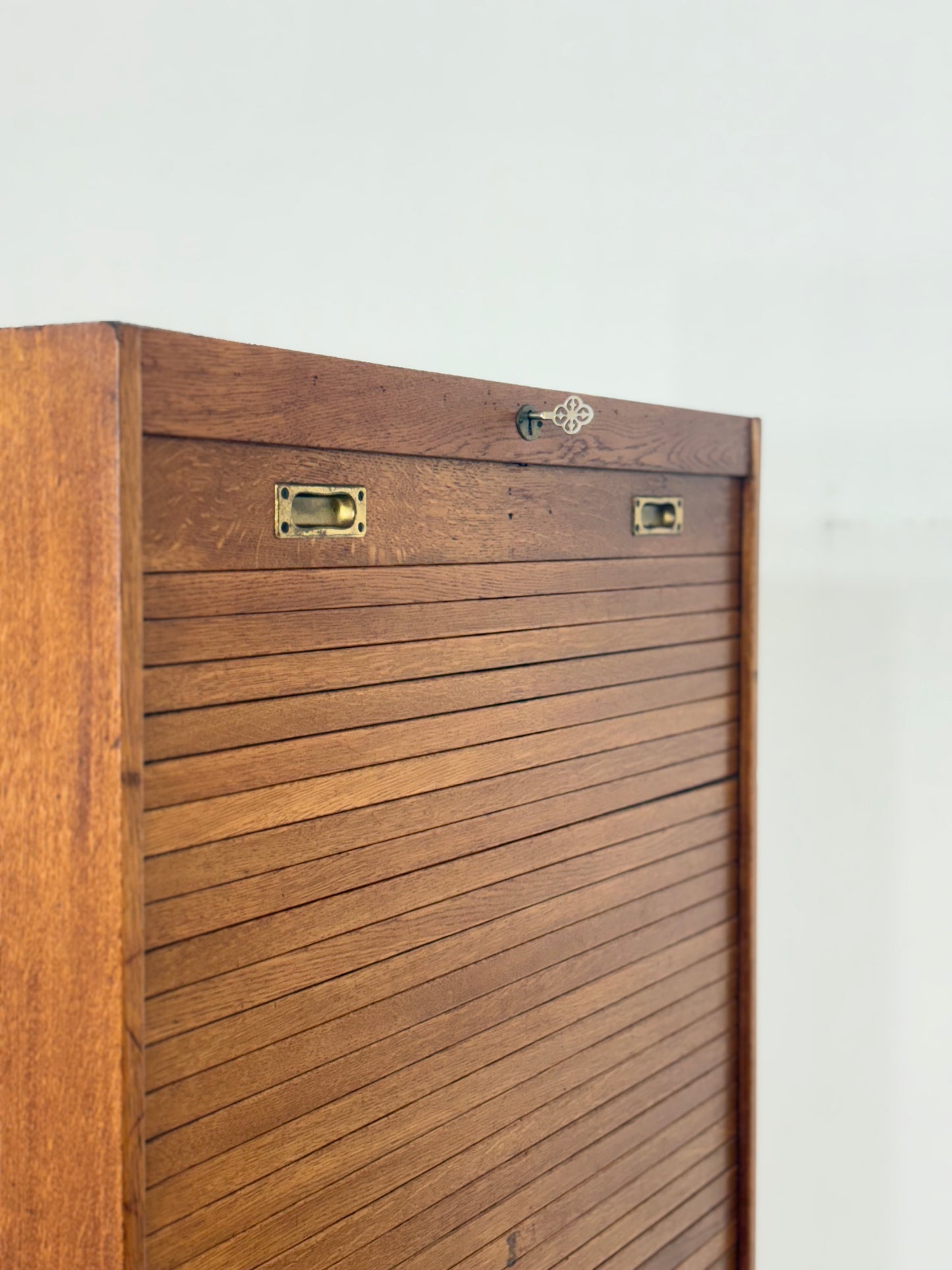 Großer 60er Jahre Rolladenschrank – Eiche – Vintage Highboard / Mid-Century Schrank